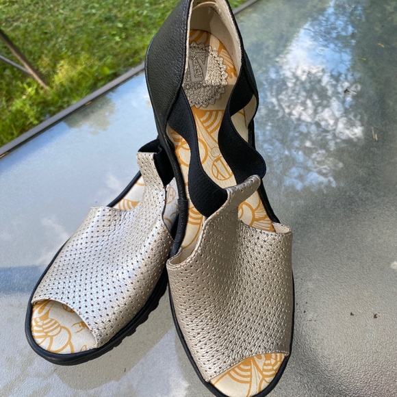 FLY London (copy) sandals - NWT - Picture 2 of 11